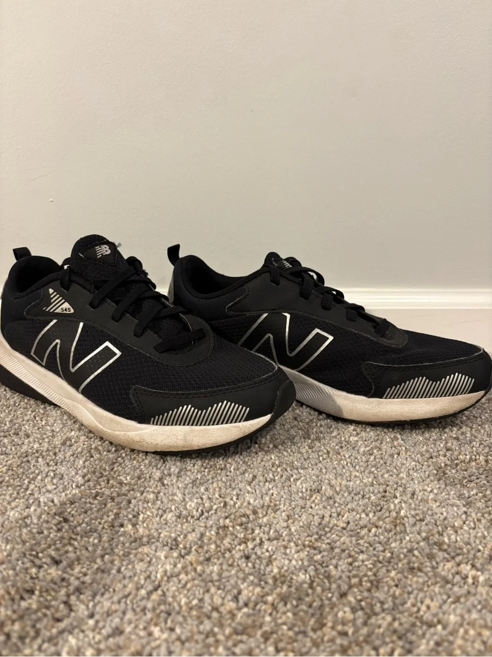 New Balance 545 Men’s Athletic Sneaker Lace-Up Low Top Black/White GK545BO1 Sz 7